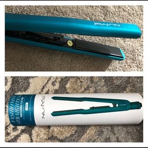 Nume Fashionista flat iron NEW!